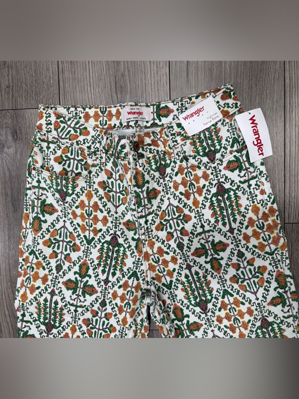 NWT Wrangler High Rise Fierce Flare Jeans Floral Print Retro Boho Size 6/28X32 - Picture 3 of 11